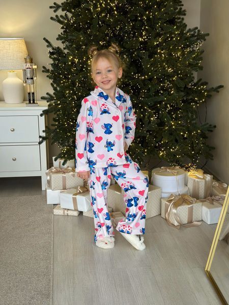 Піжама Еліза біла принт Стіч для дівчинки &mdash; Mini Queenie