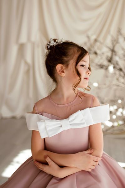 Сукня Грейс пудра для дівчинки &mdash; Mini Queenie