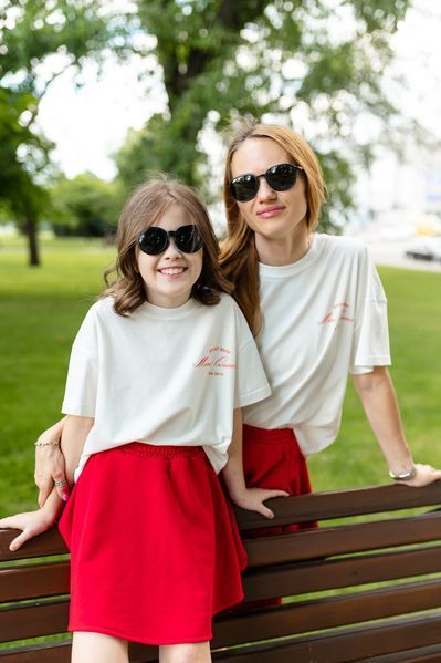Футболка з накаткою позаду для дівчинки &mdash; Mini Queenie