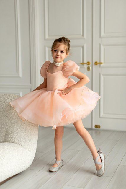 Сукня Аврора органза персикова для дівчинки &mdash; Mini Queenie