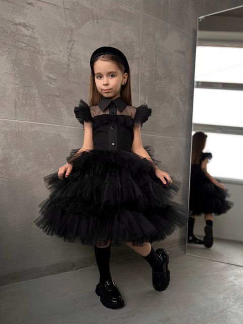 Сукня Венздей чорна для дівчинки &mdash; Mini Queenie