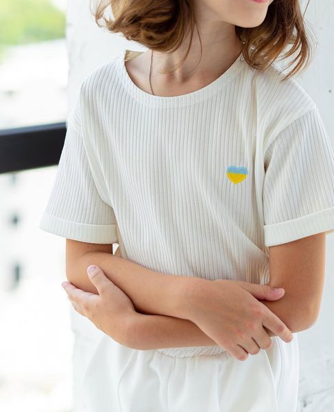 Футболка з серденьком UA для дівчинки &mdash; Mini Queenie
