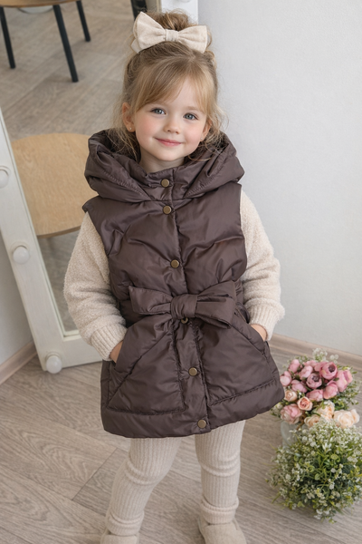 Жилетка подовжена с поясом для дівчинки &mdash; Mini Queenie