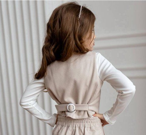 Жилетка та спідниця для дівчинки &mdash; Mini Queenie