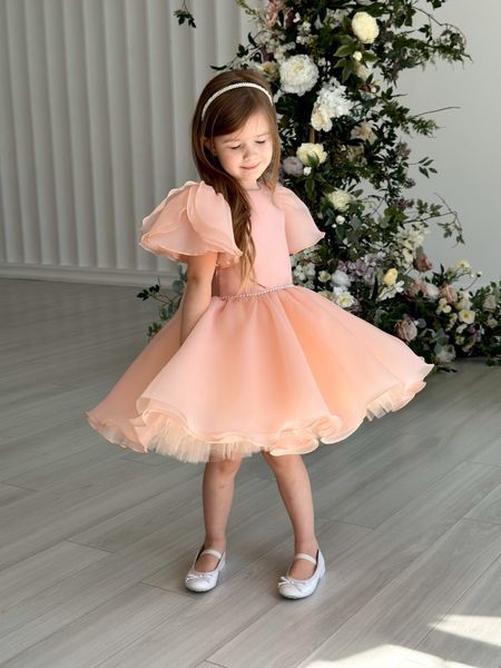 Сукня Зефіка персикова для дівчинки &mdash; Mini Queenie