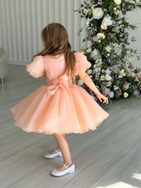 Сукня Зефіка персикова для дівчинки &mdash; Mini Queenie