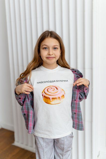 Футболка Найсолодша булочка для дівчинки &mdash; Mini Queenie