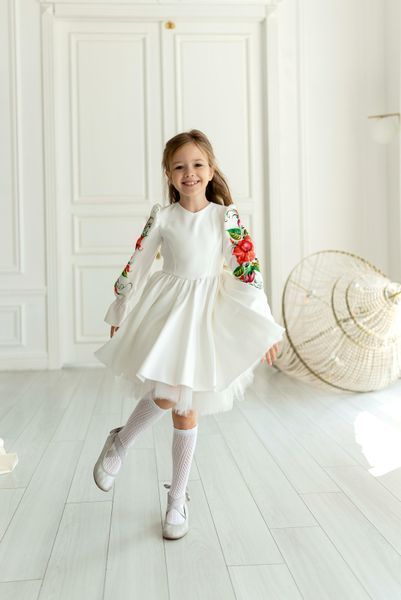 Сукня Айворі з принтом на рукавах для дівчинки &mdash; Mini Queenie