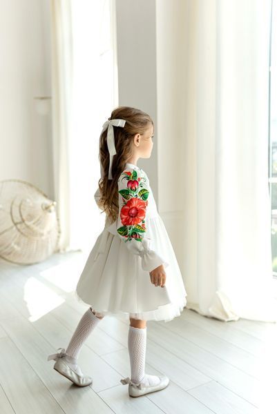 Сукня Айворі з принтом на рукавах для дівчинки &mdash; Mini Queenie