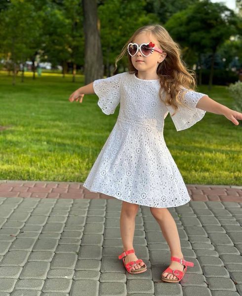 Сукня Стефані прошва для дівчинки &mdash; Mini Queenie