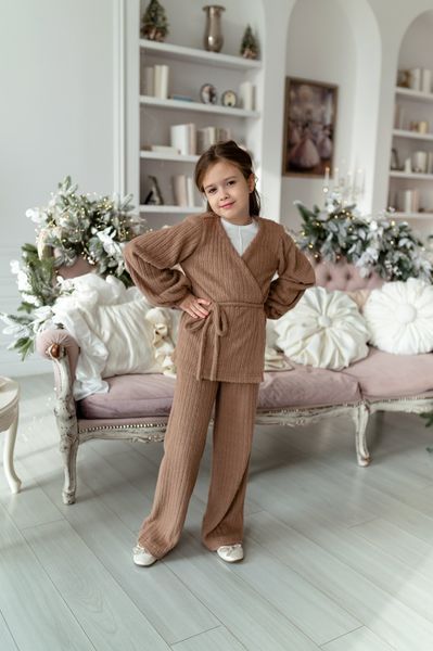 Кардиган та штани кльош коричневий для дівчинки &mdash; Mini Queenie