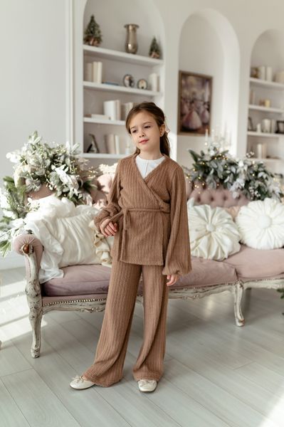 Кардиган та штани кльош коричневий для дівчинки &mdash; Mini Queenie
