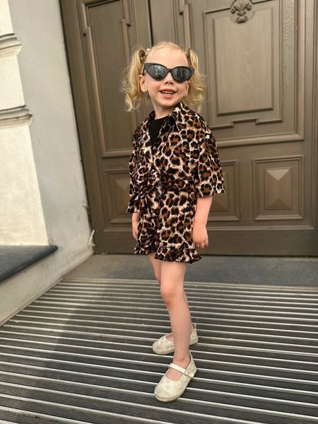 Сорочка та шорти принт для дівчинки &mdash; Mini Queenie