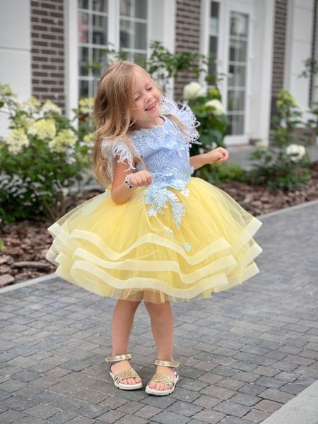 Сукня Україна з мереживом жовто-блакитна для дівчинки &mdash; Mini Queenie