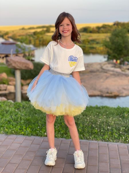 Футболка біла+спідничка Україна жовто-блакитна для дівчинки &mdash; Mini Queenie