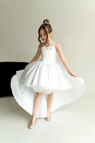 Сукня Скарлет зі шлейфом для дівчинки &mdash; Mini Queenie