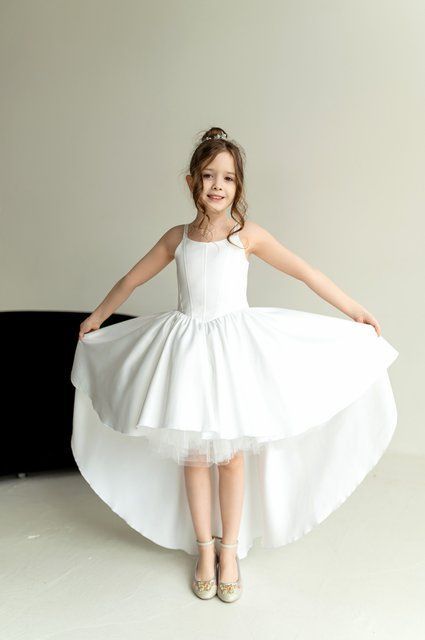 Сукня Скарлет зі шлейфом для дівчинки &mdash; Mini Queenie