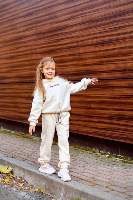 Спортивний костюм "Be Brave" для дівчинки &mdash; Mini Queenie