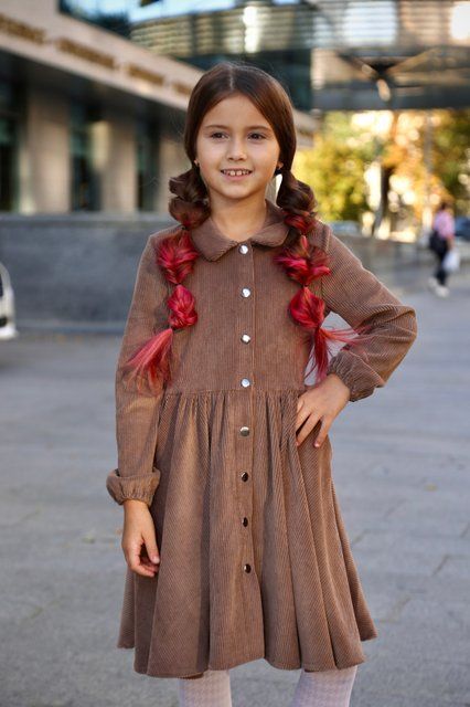 Сукня вельвет бежева для дівчинки &mdash; Mini Queenie