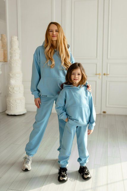Спортивний костюм Емілі з накаткою для дівчинки &mdash; Mini Queenie