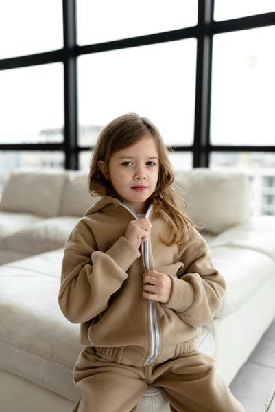 Спортивний костюм Сінті зі змійкою для дівчинки &mdash; Mini Queenie