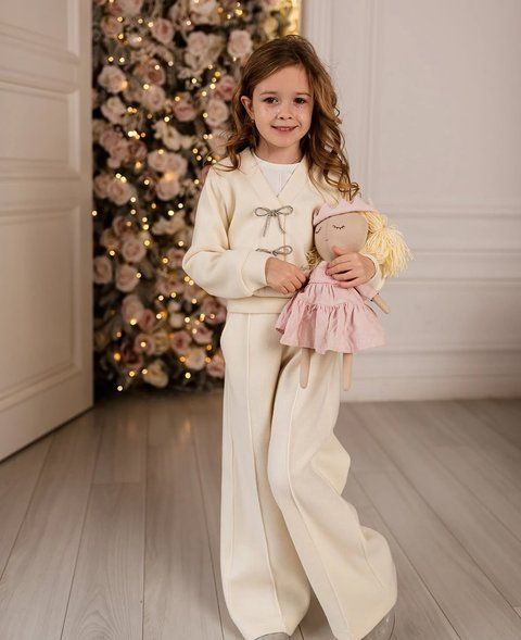Комплект Олівія кофта та штани білий для дівчинки &mdash; Mini Queenie