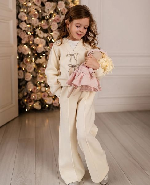 Комплект Олівія кофта та штани білий для дівчинки &mdash; Mini Queenie