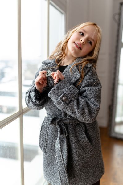 Пальто Фібі букле для дівчинки &mdash; Mini Queenie