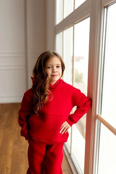 Спортивний костюм Емілі з вишивкою для дівчинки &mdash; Mini Queenie