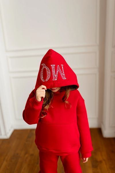 Спортивний костюм Емілі з вишивкою для дівчинки &mdash; Mini Queenie