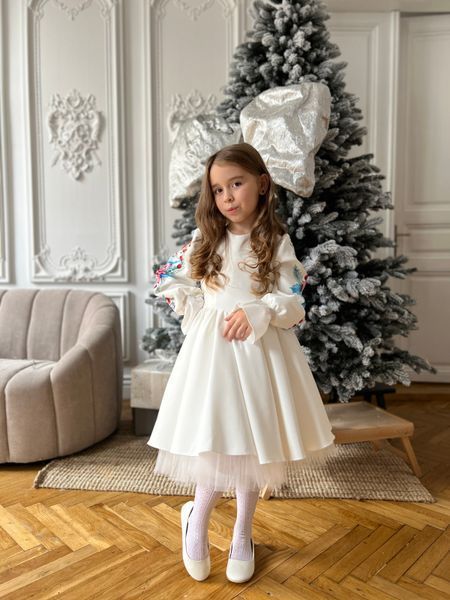 Сукня Айворі з різнокольоровим принтом на рукавах для дівчинки &mdash; Mini Queenie