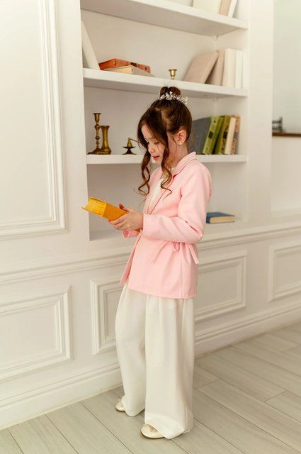 Піджак зі акцентом на талії та штани кльош для дівчинки &mdash; Mini Queenie