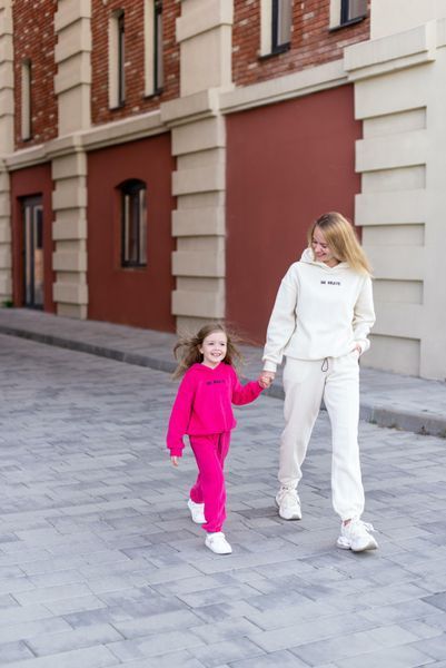Спортивний костюм "Be Brave" для дівчинки &mdash; Mini Queenie