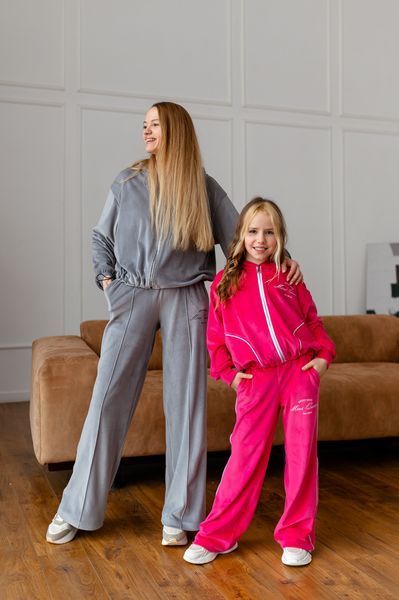 Спортивний костюм Freedom велюровий з затяжкою для дівчинки &mdash; Mini Queenie
