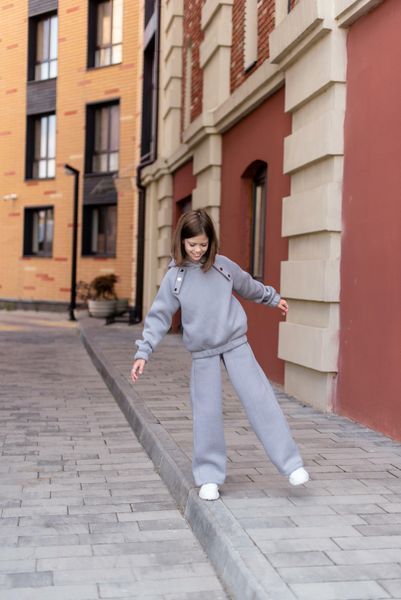 Спортивний костюм Заріна для дівчинки &mdash; Mini Queenie