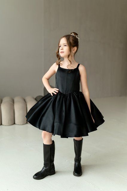 Сукня Скарлет для дівчинки &mdash; Mini Queenie