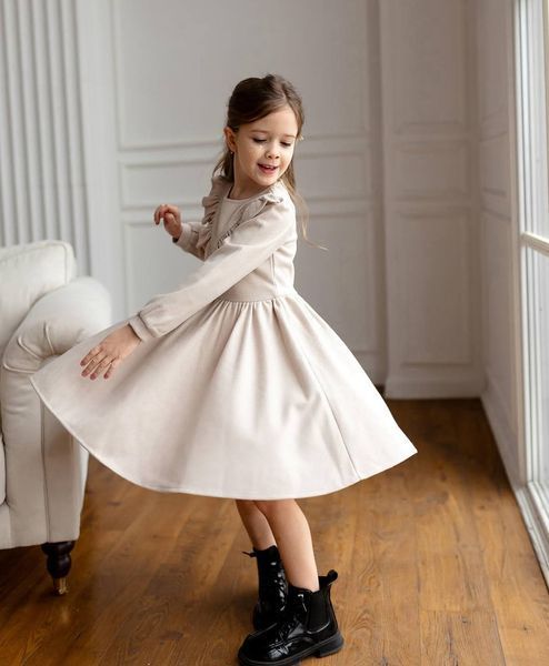 Сукня Шері бежева для дівчинки &mdash; Mini Queenie